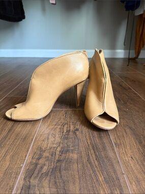 Louise et Cue Women's Tan Peep-Toe Stiletto Booties - Elegant Heels